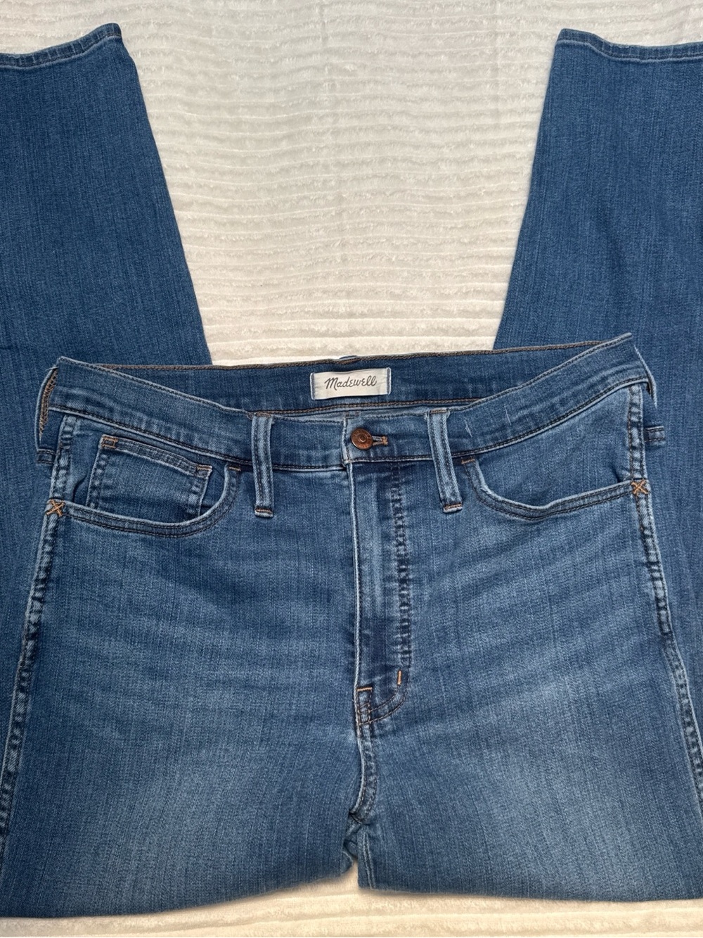Madewell Women's Medium Blue Straight Jeans‎